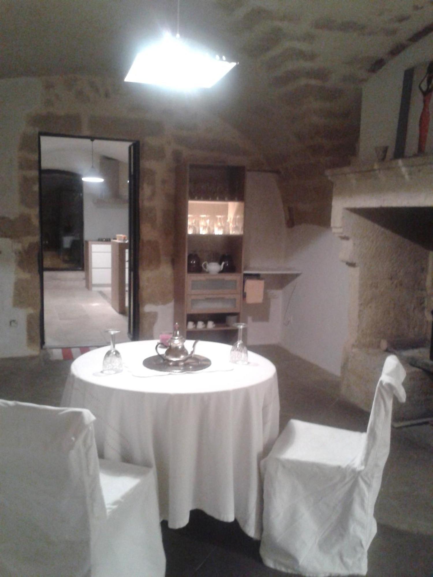 Guesthouse De Cambis B&B Remoulins Zewnętrze zdjęcie